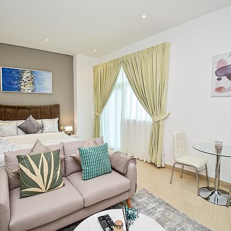 Luxury Escapes - Budget Studio With Balcony, Yacht Bay Marina Дубай Екстер'єр фото
